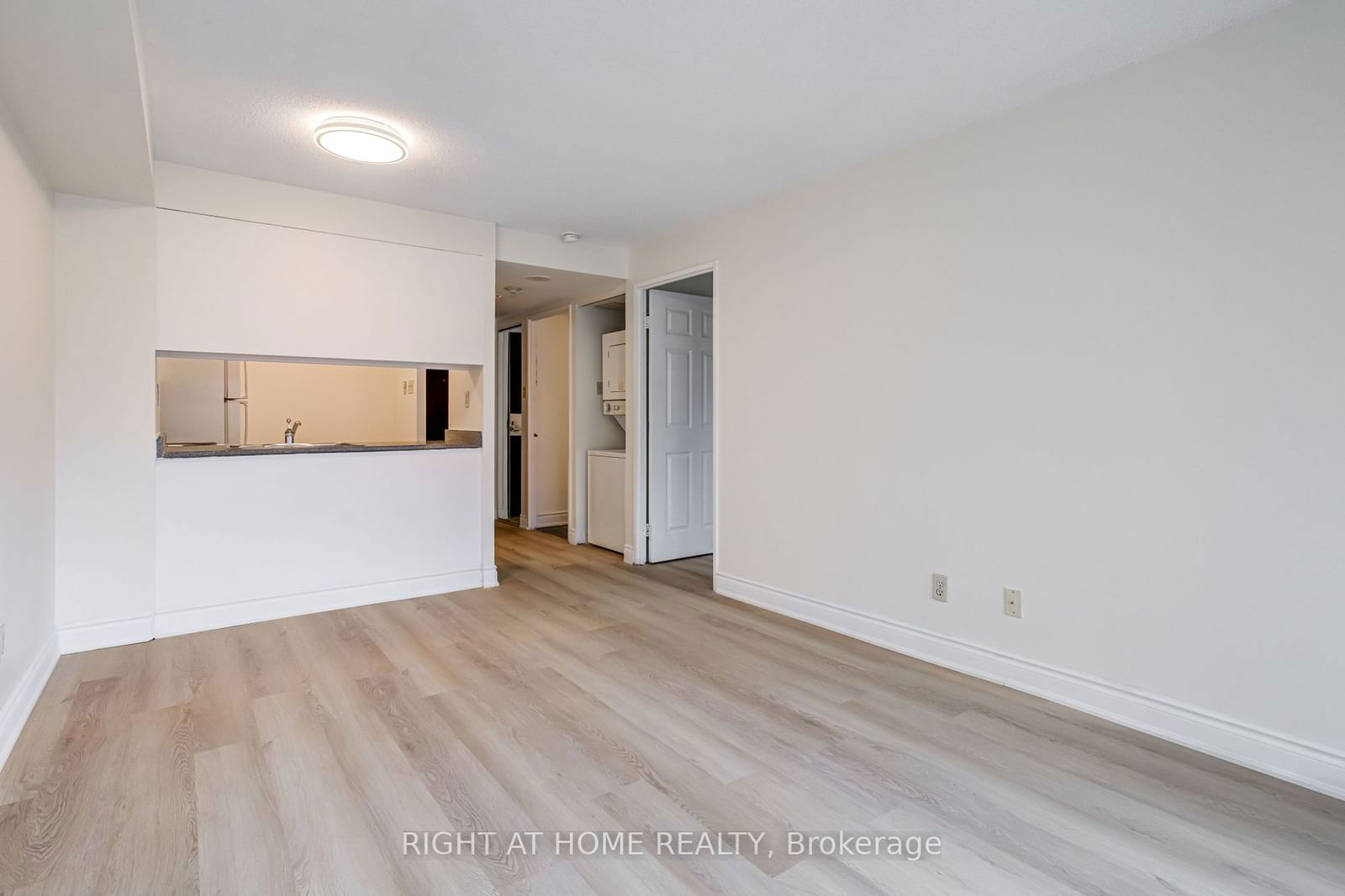 736 Bay St, unit 506 for sale - image #13