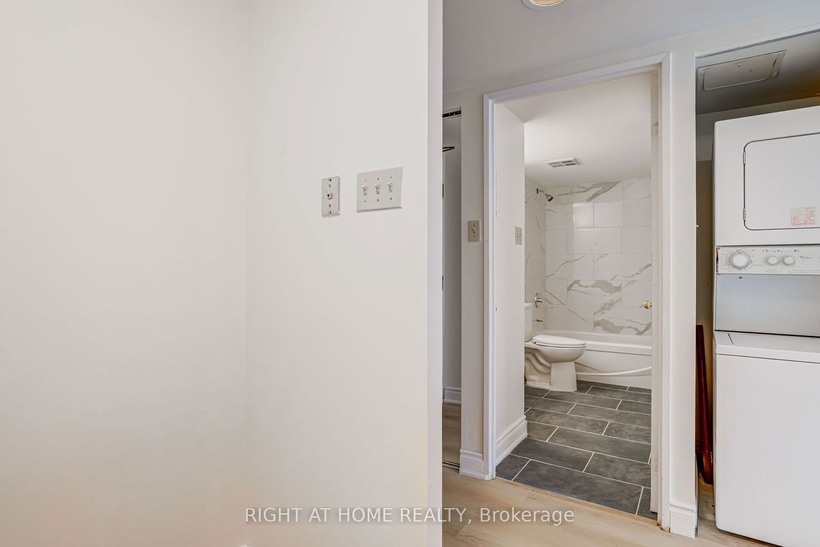 736 Bay St, unit 506 for sale - image #20