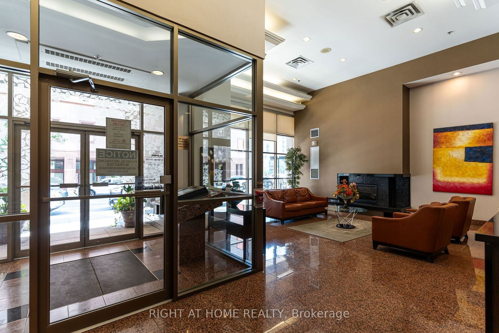 736 Bay St, unit 506 for sale - image #6