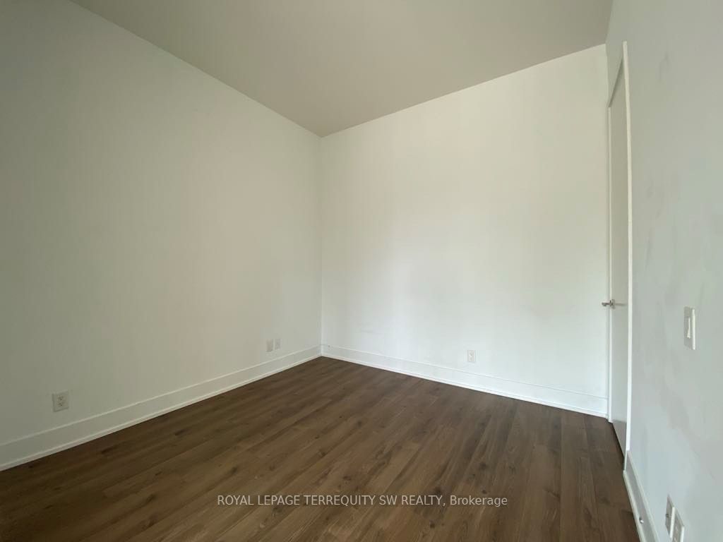 111 St Clair Ave W, unit 316 for sale - image #7