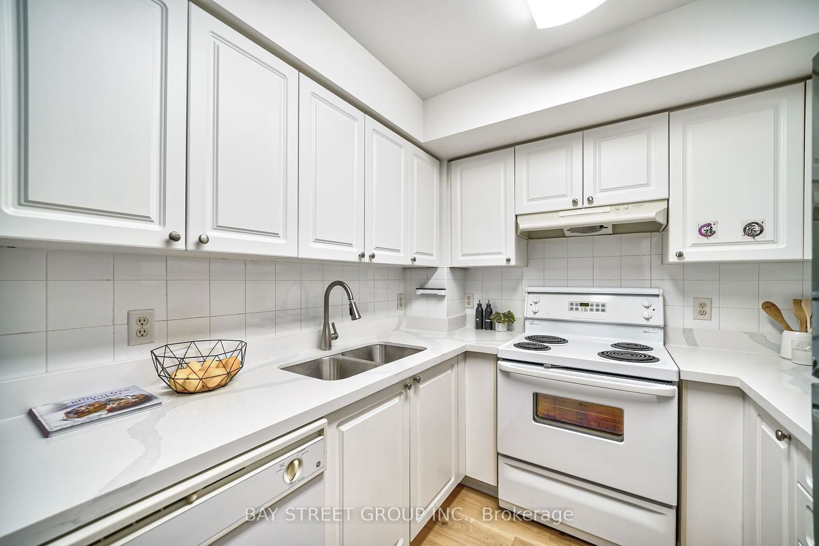 20 Olive Ave, unit 1009 for sale