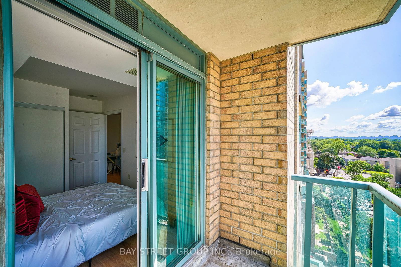 20 Olive Ave, unit 1009 for sale