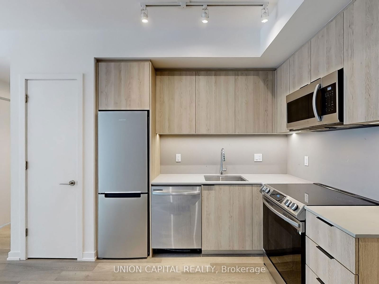 50 Power St, unit 1806 for sale - image #5