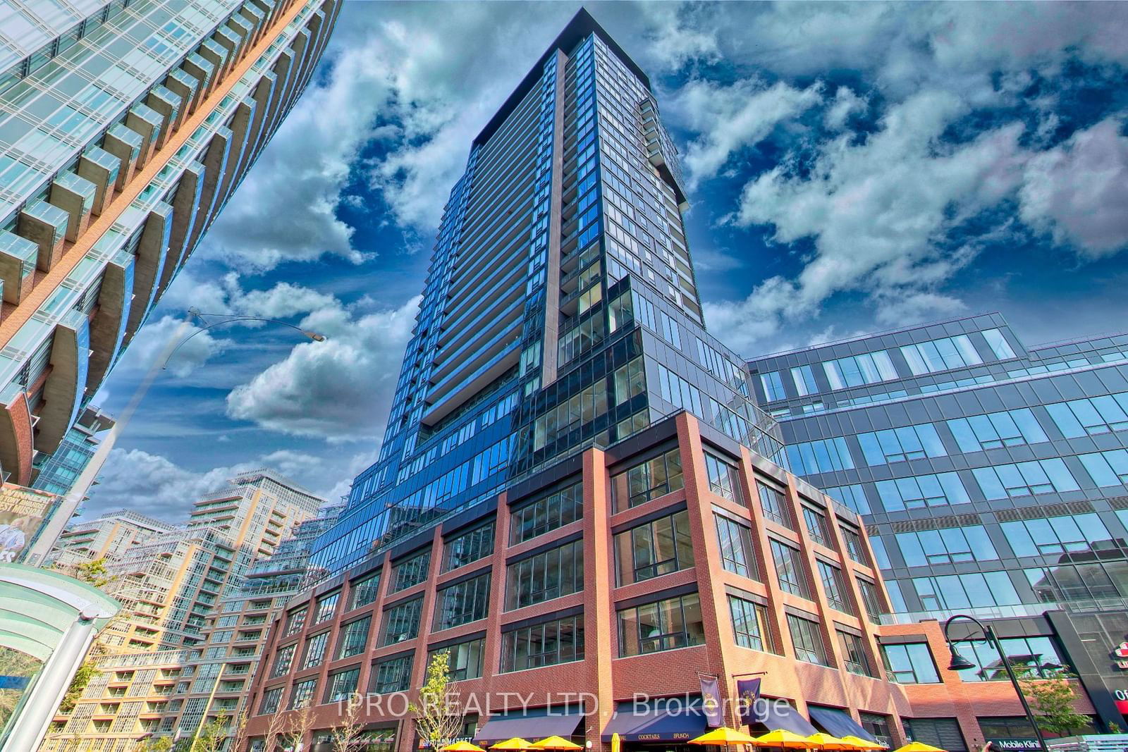 135 East Liberty St, unit 806 for sale - image #1