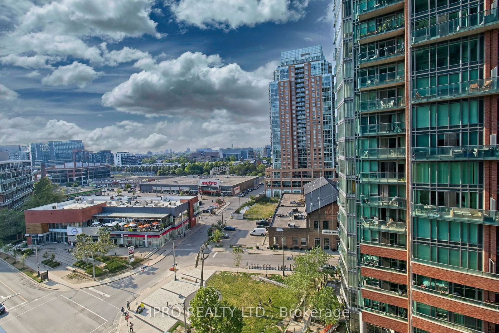 135 East Liberty St, unit 806 for sale - image #36