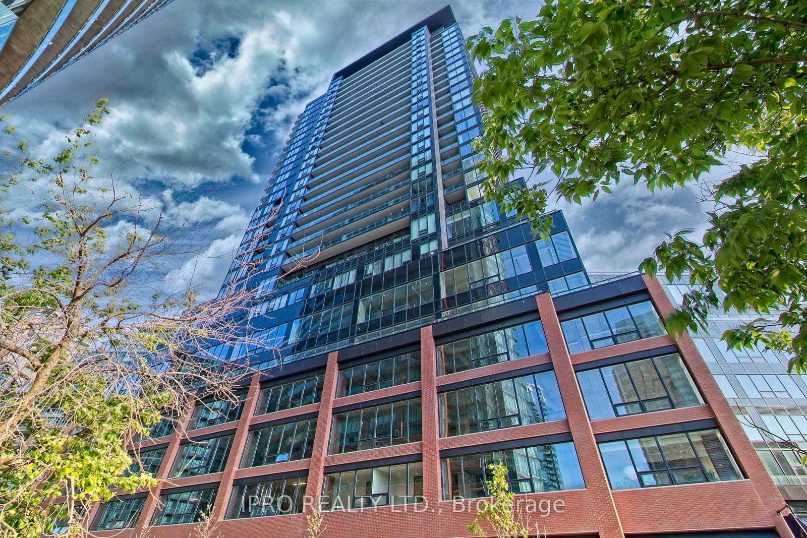 135 East Liberty St, unit 806 for sale - image #38