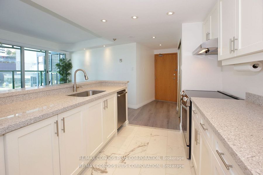 77 Harbour Sq, unit 601 for sale - image #6