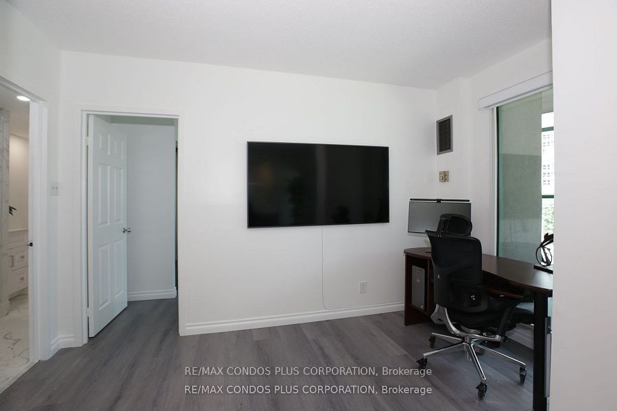 77 Harbour Sq, unit 601 for sale - image #8