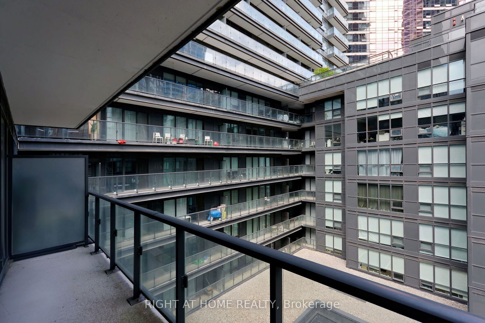 955 Bay St, unit 605 for rent