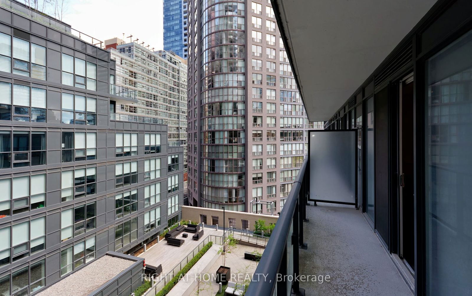 955 Bay St, unit 605 for rent