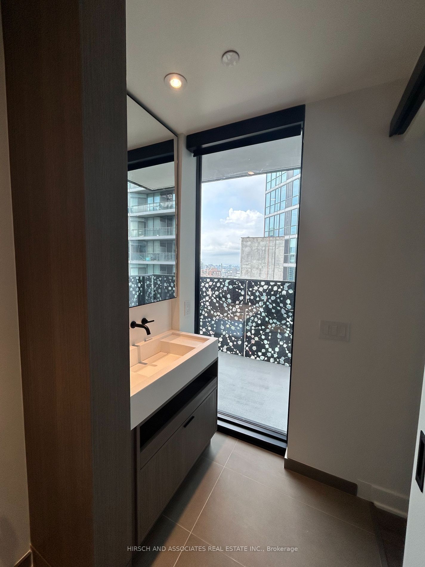 55 Charles St E, unit 3106 for rent