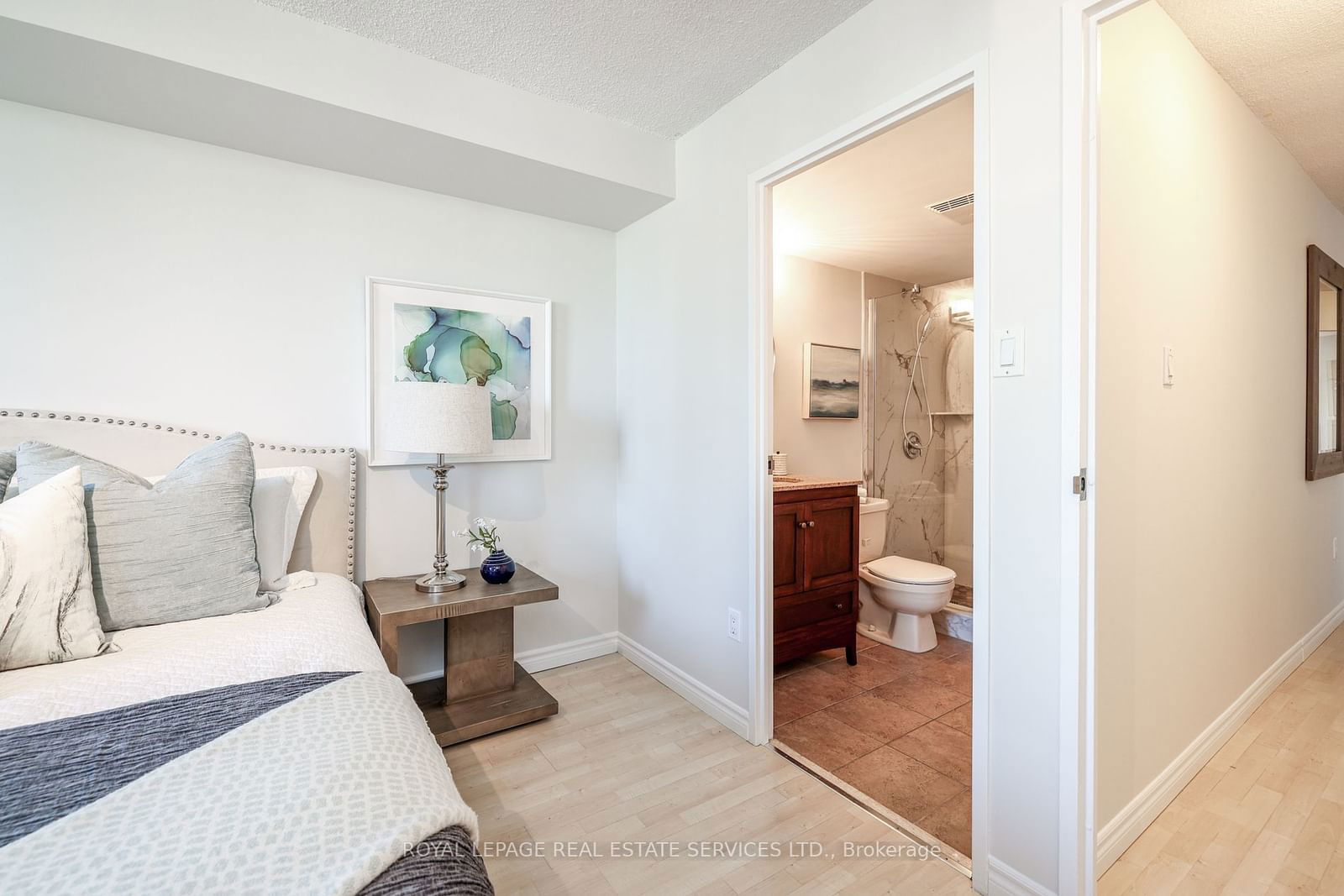 77 Maitland Pl, unit 1625 for sale - image #21