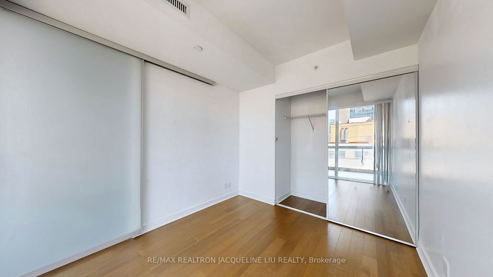 15 Grenville St, unit 1508 for sale - image #8