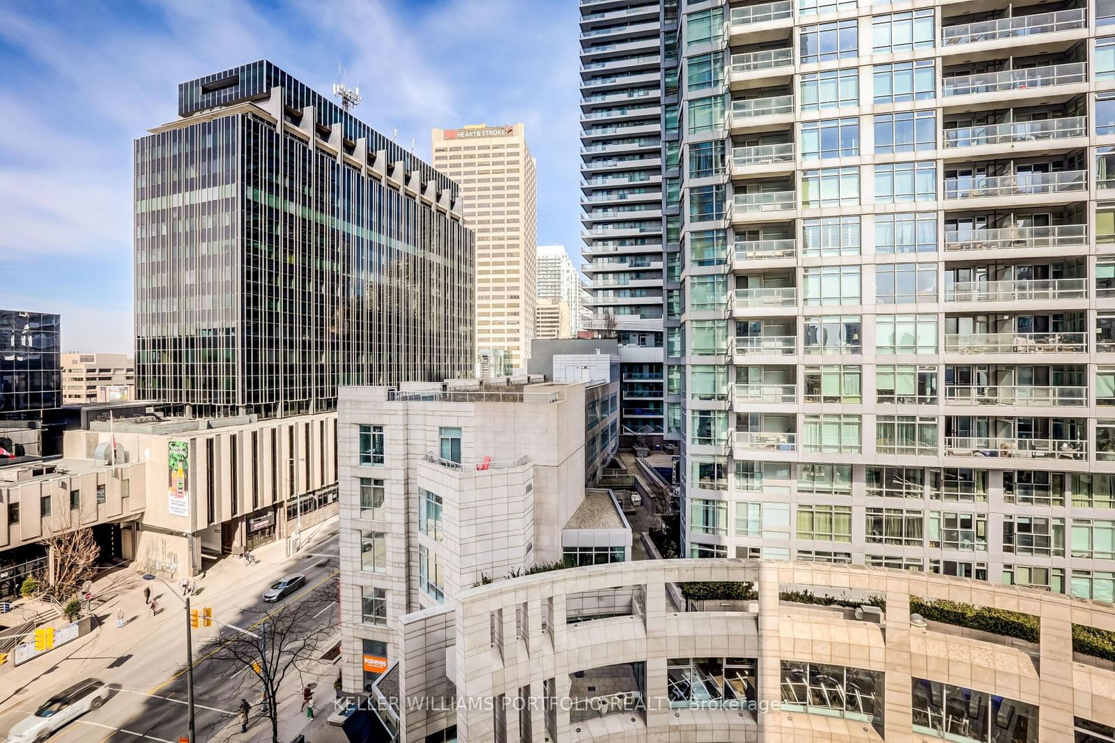 2181 Yonge St, unit 709 for sale