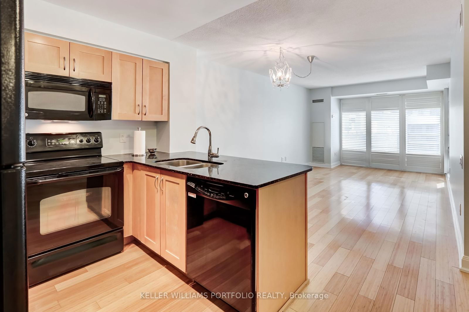 2181 Yonge St, unit 709 for sale - image #6