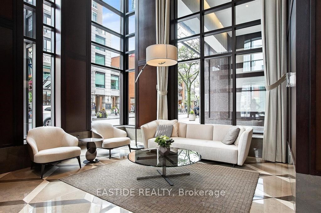 68 Yorkville Ave, unit 303 for sale - image #2