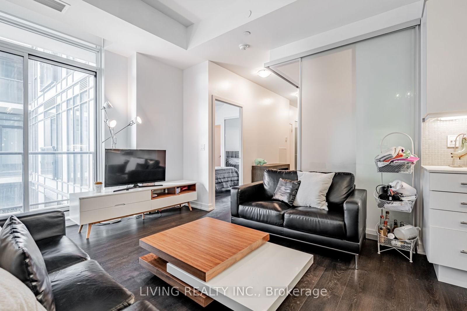 297 College St, unit 701 for rent - image #12