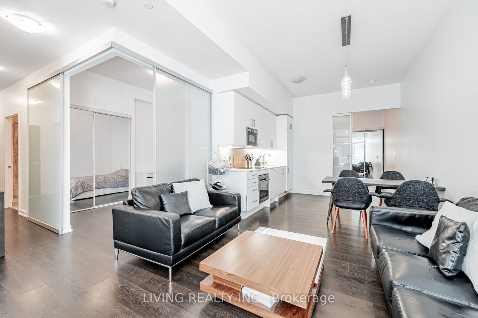 297 College St, unit 701 for rent - image #9