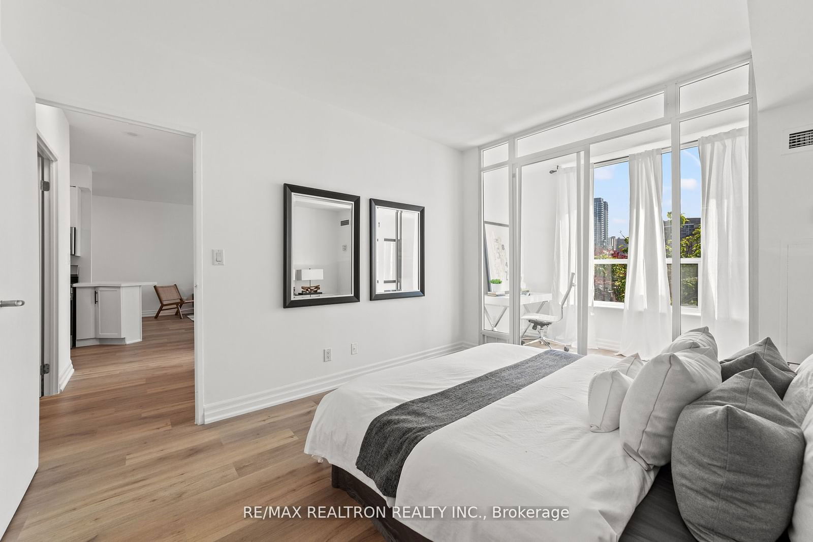 70 Alexander St, unit 707 for sale - image #11