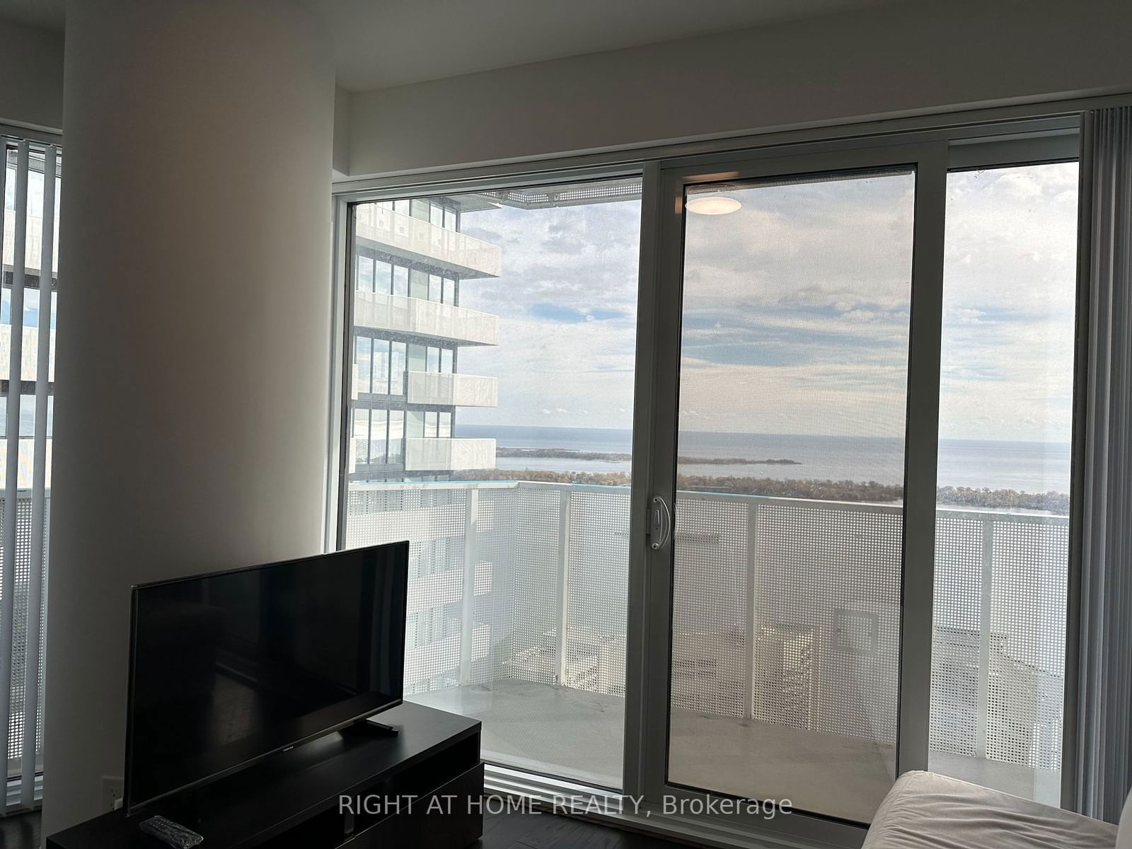 100 HARBOUR St, unit 5807 for rent - image #4