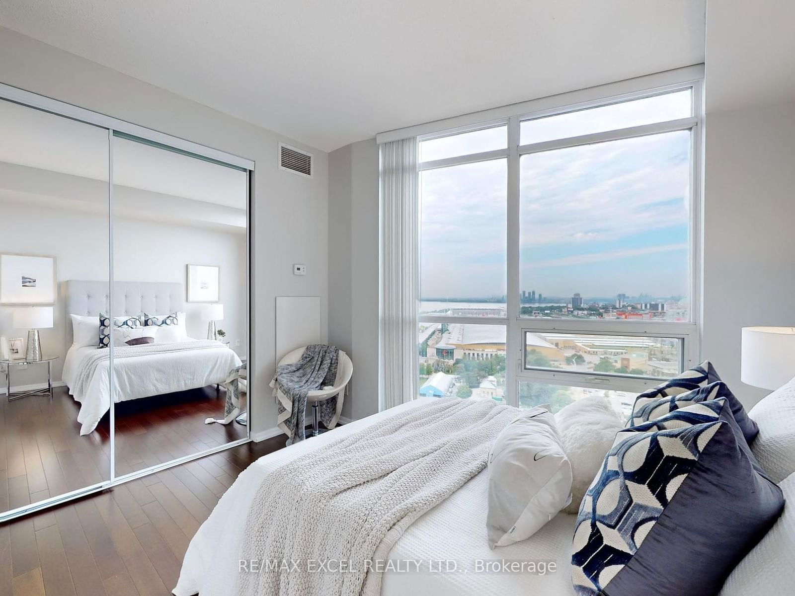 219 Fort York Blvd, unit 2609 for sale - image #12