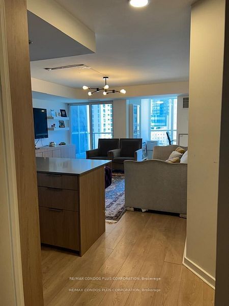 208 Queens Quay W, unit 603 for rent - image #6