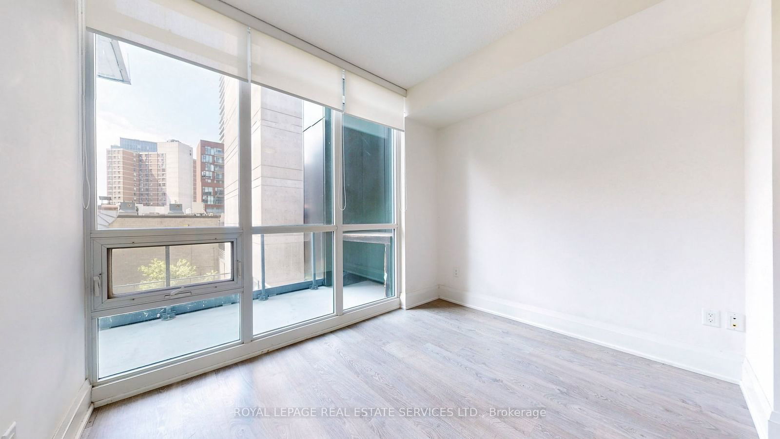 30 Roehampton Ave, unit 413 for sale - image #10