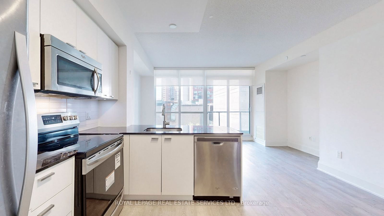 30 Roehampton Ave, unit 413 for sale - image #5