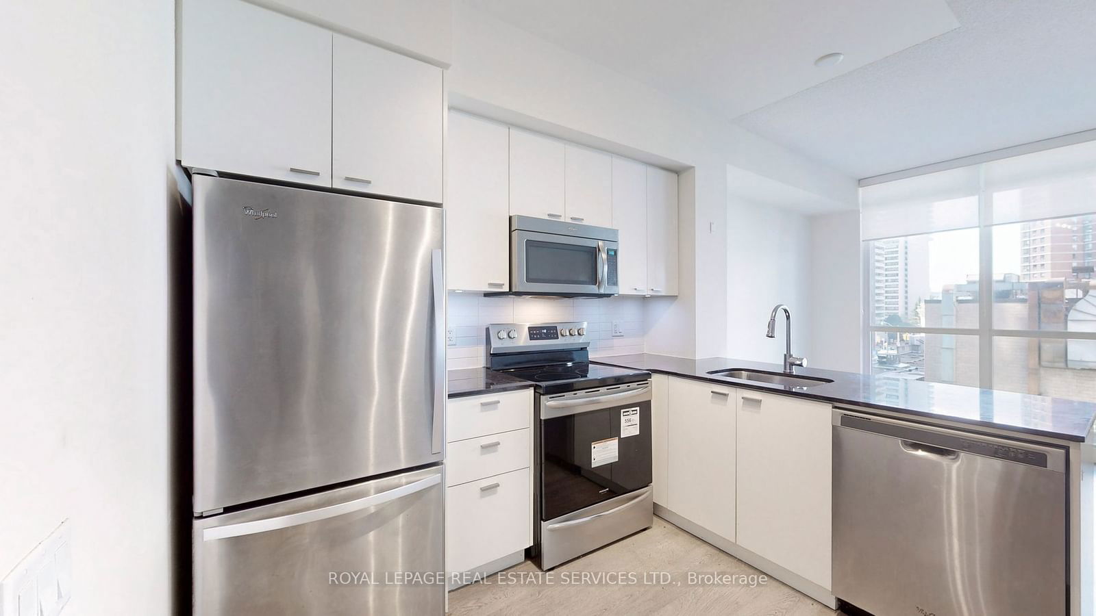 30 Roehampton Ave, unit 413 for sale - image #6