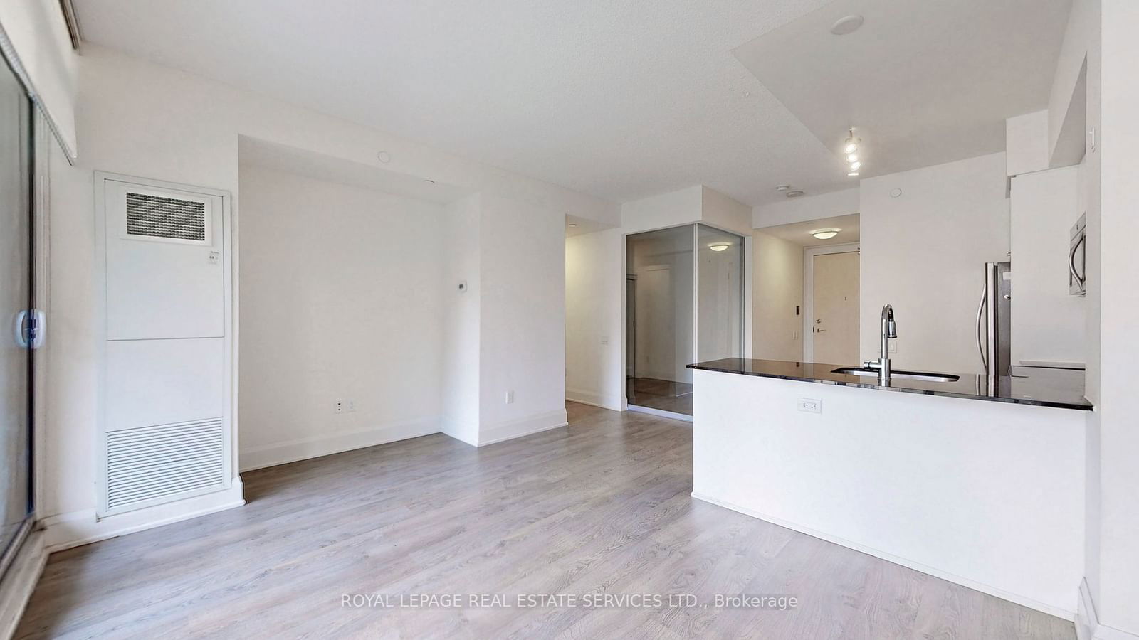 30 Roehampton Ave, unit 413 for sale - image #8