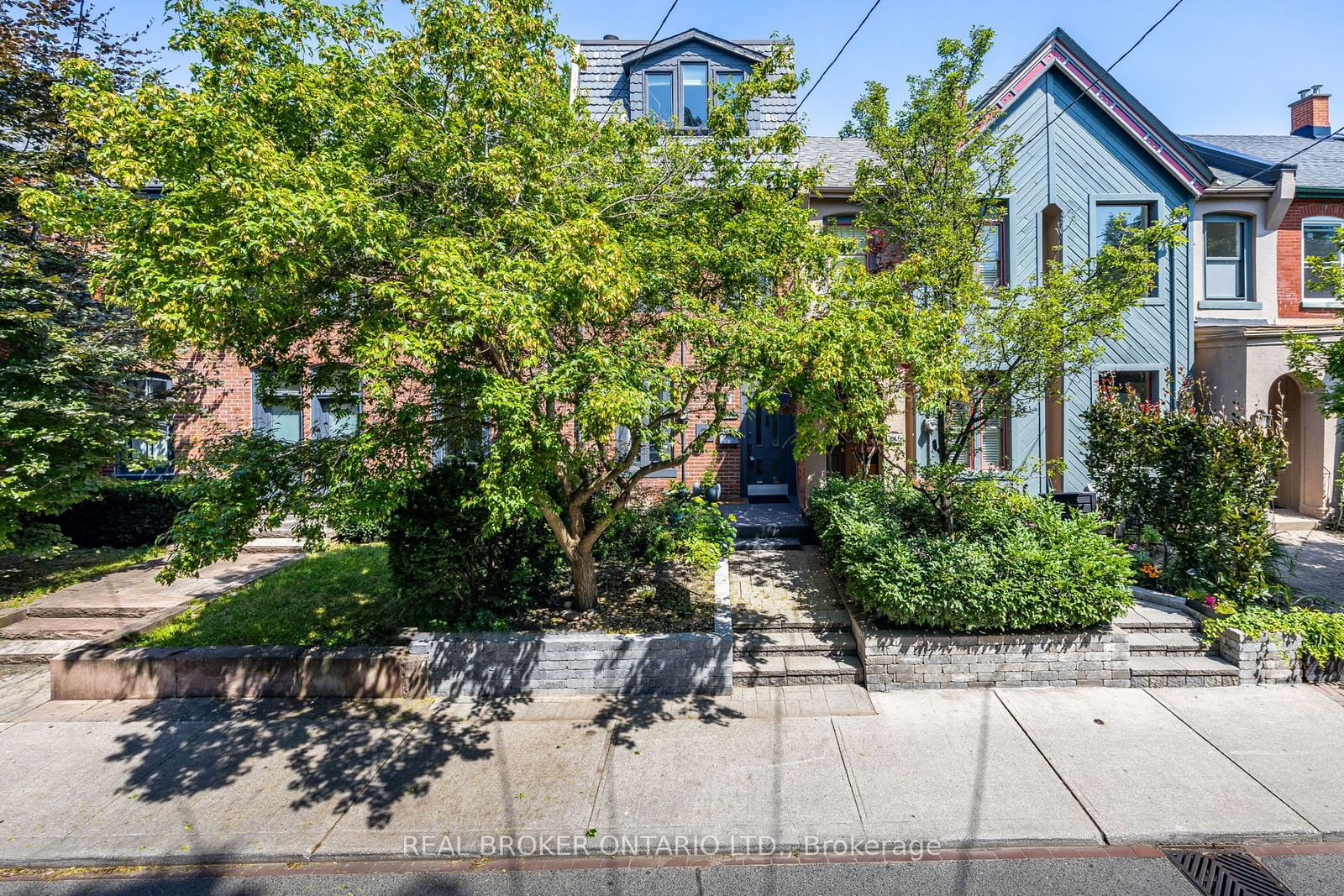 344 Wellesley St E for sale 