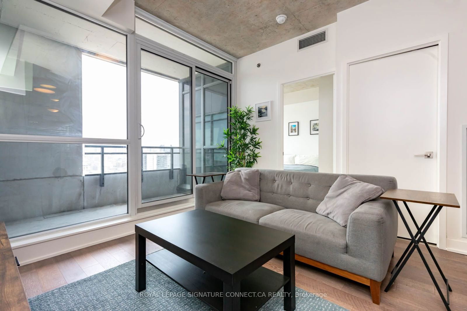 20 Minowan Miikan Lane, unit 2005 for rent - image #7