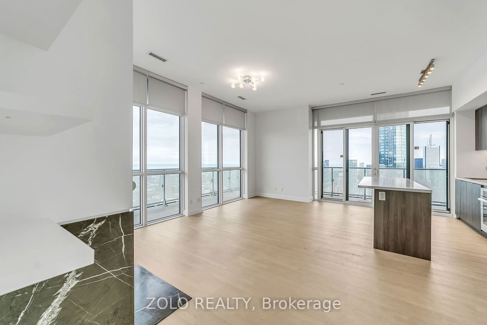 7 Grenville St, unit 6310 for sale - image #2