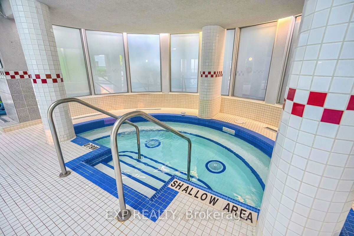 5765 Yonge St, unit Ph601 for sale - image #2