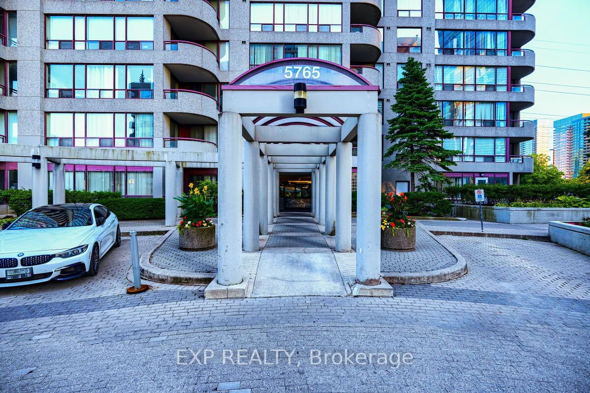 5765 Yonge St, unit Ph601 for sale - image #38