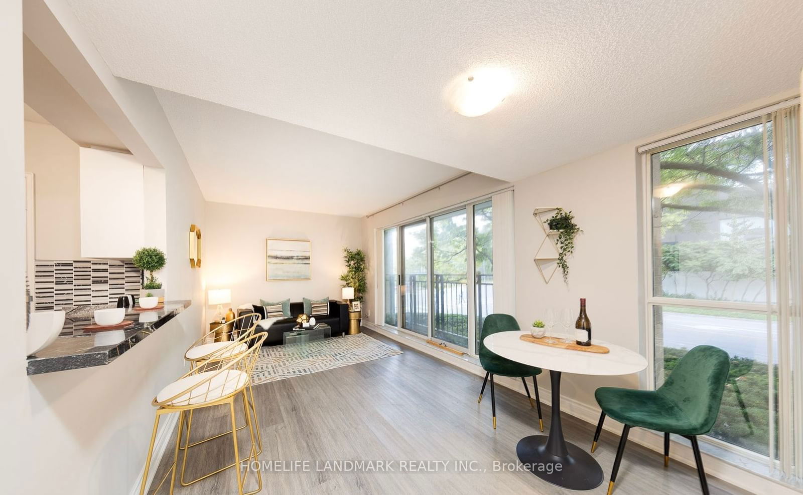 38 Hollywood Ave, unit 128 for rent - image #5