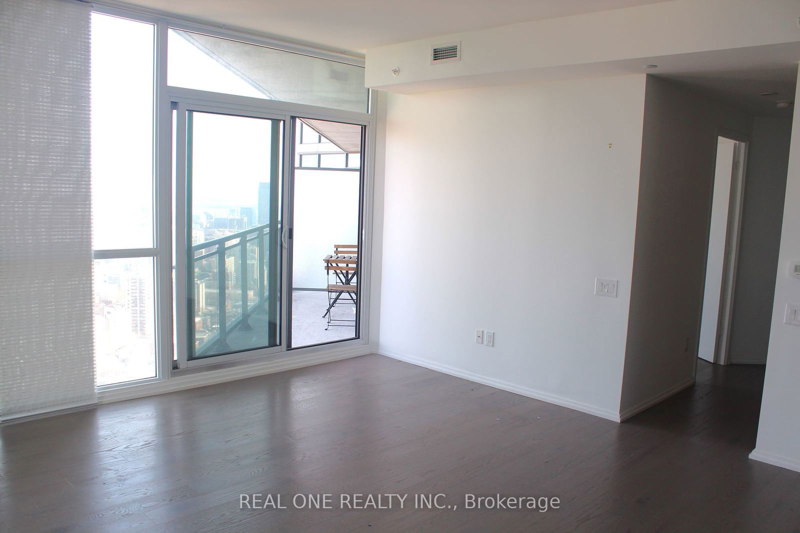 45 Charles St E, unit 4210 for rent - image #9