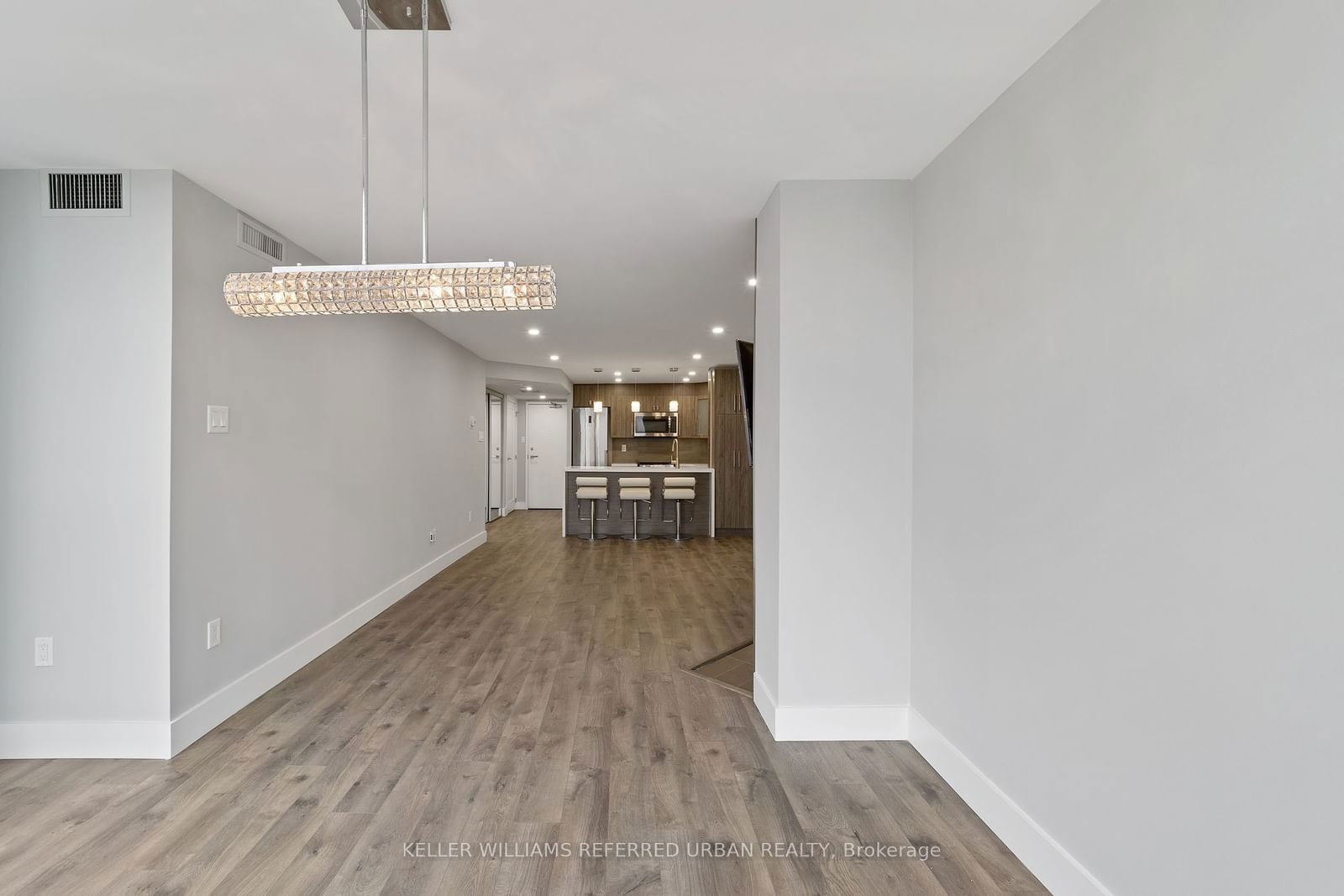 725 King St W, unit 1111 for rent