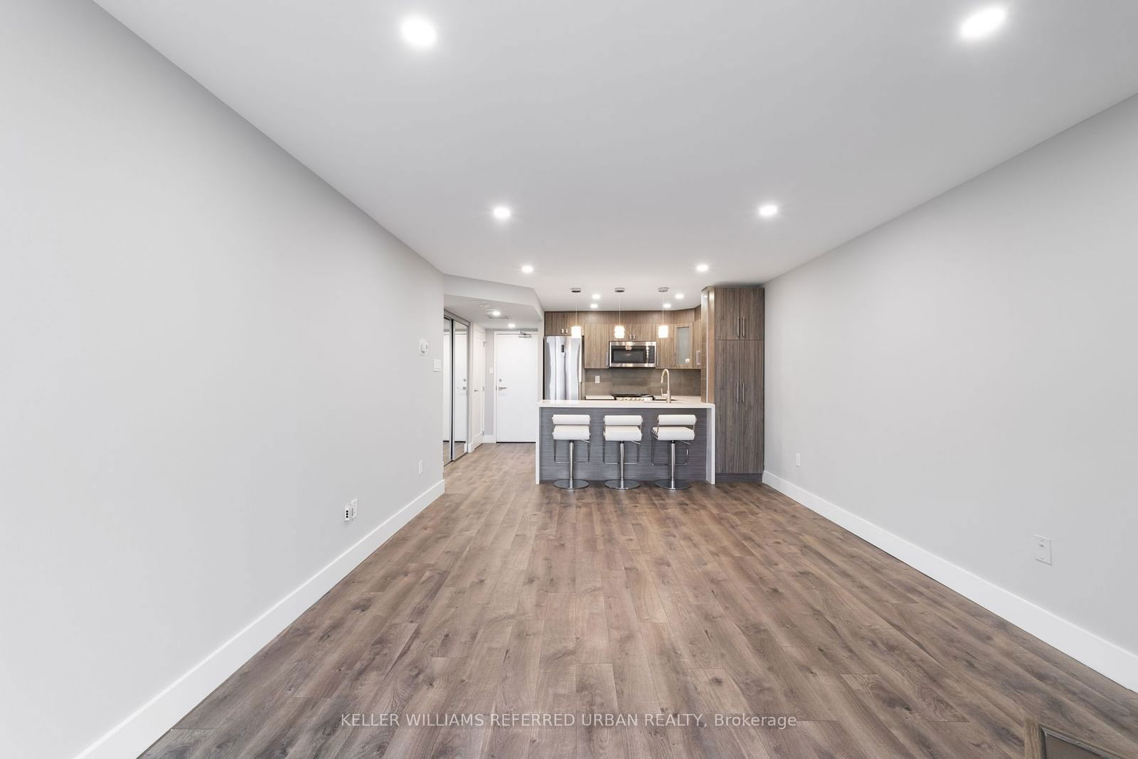 725 King St W, unit 1111 for rent