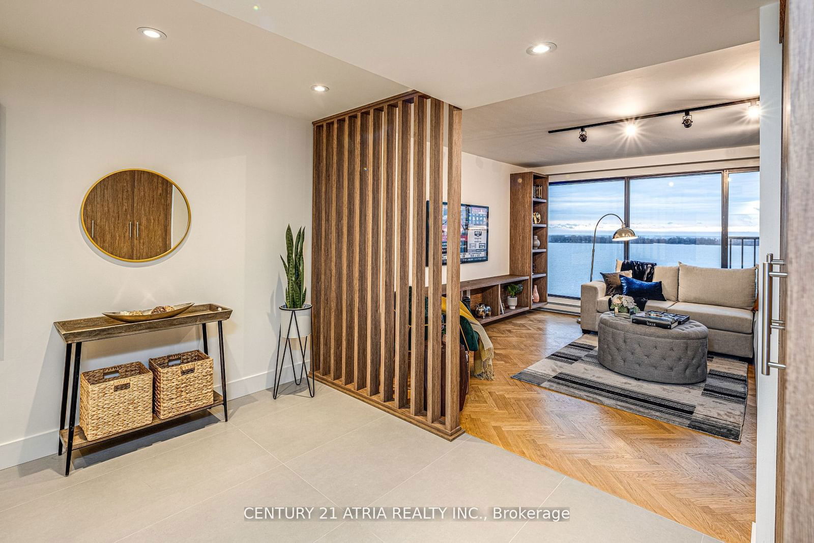 65 Harbour Sq, unit 1401 for sale - image #5