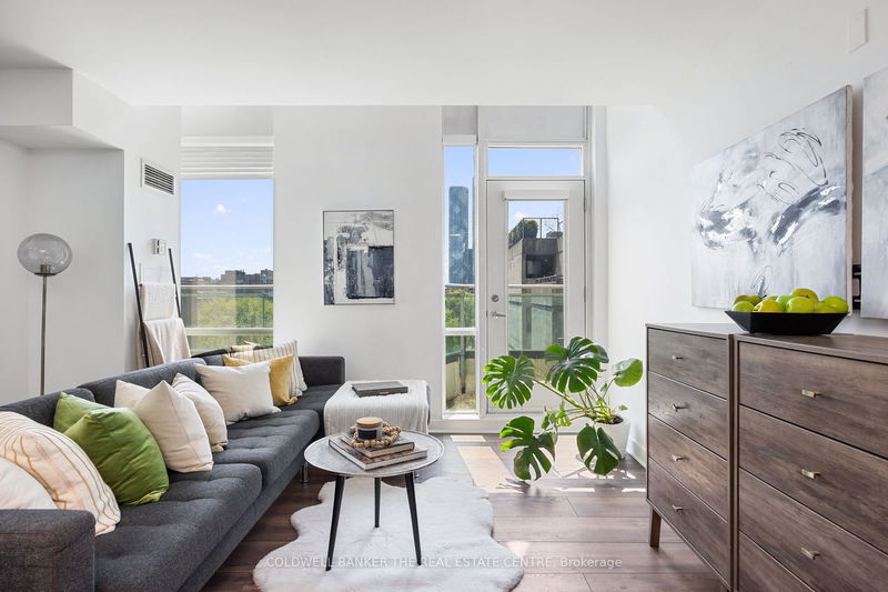 77 Lombard St, unit 712 for sale - image #1