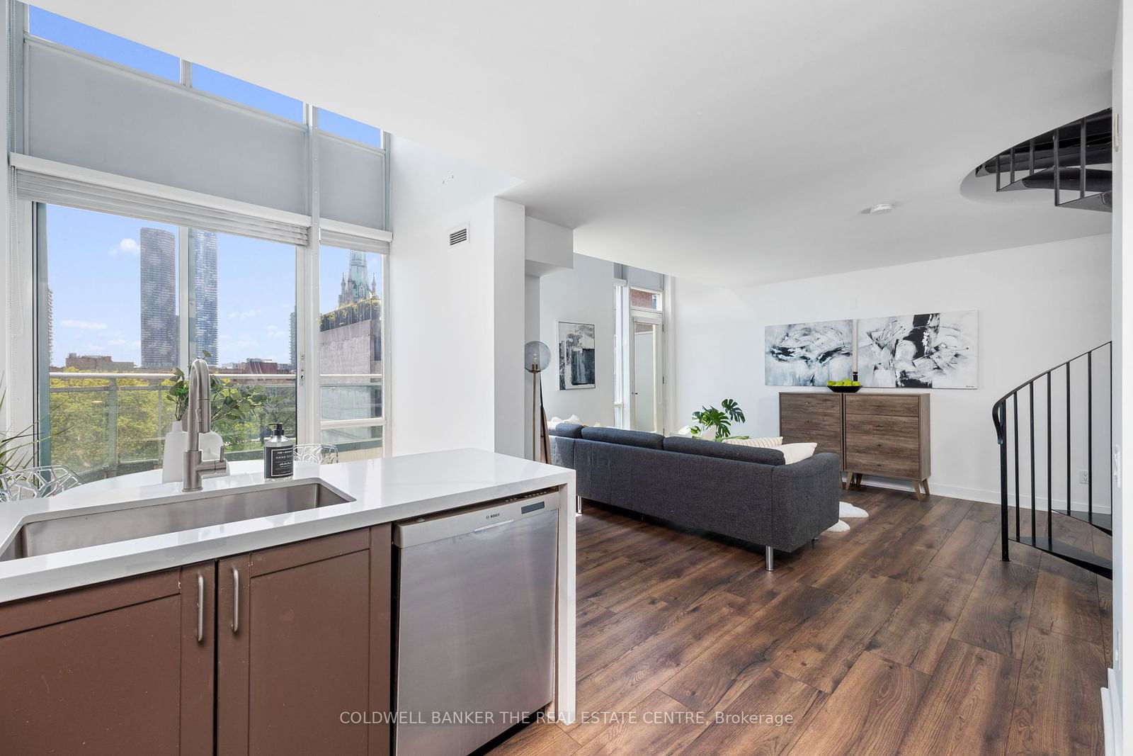 77 Lombard St, unit 712 for sale - image #14