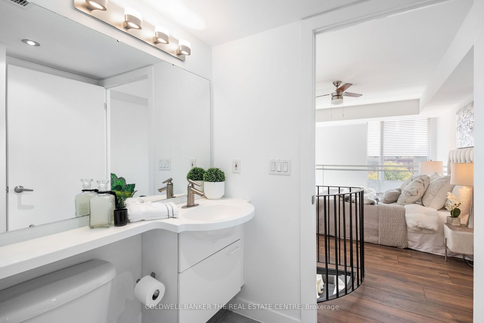 77 Lombard St, unit 712 for sale - image #24