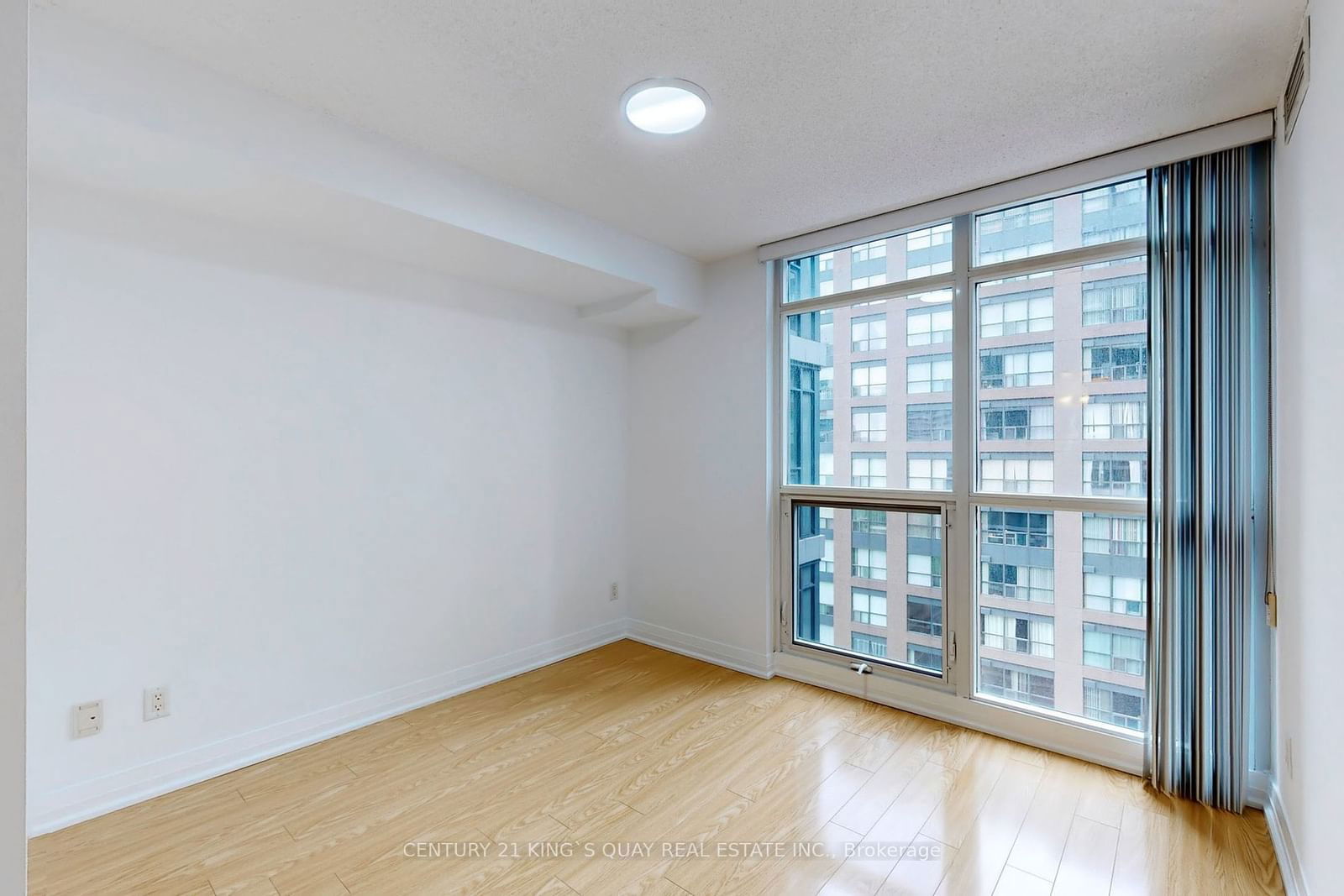 21 Carlton St, unit 1301 for rent - image #10