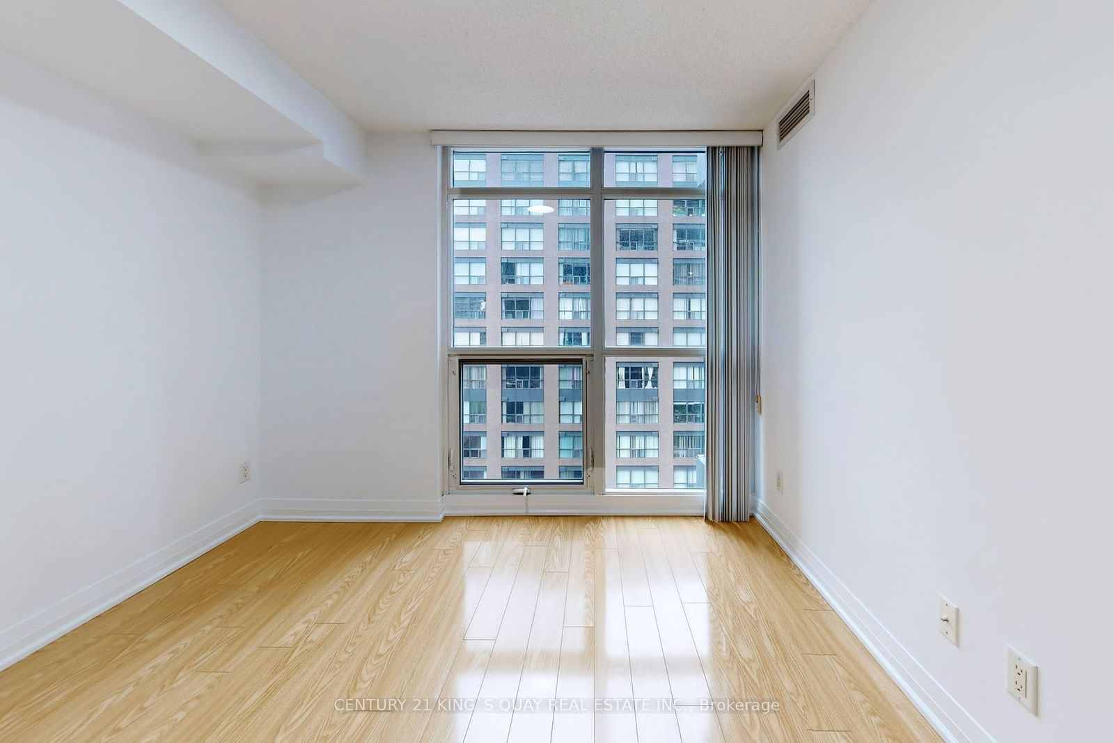 21 Carlton St, unit 1301 for rent - image #11