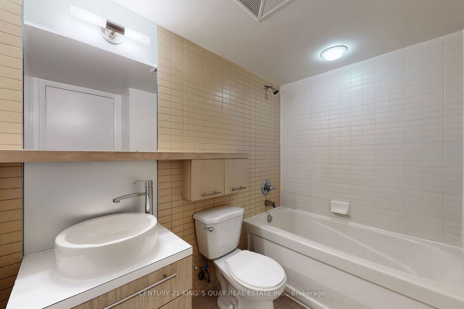 21 Carlton St, unit 1301 for rent