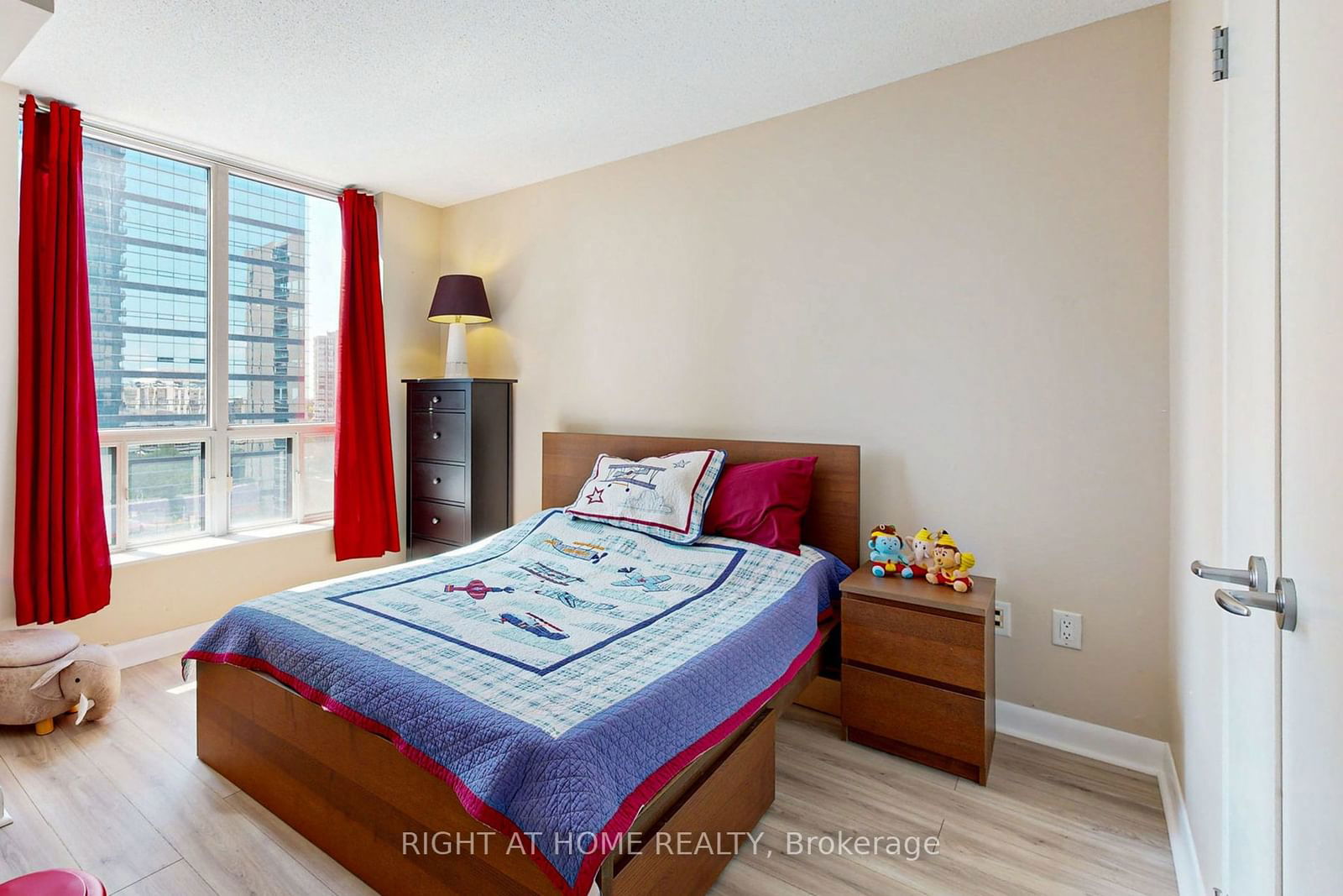 33 Sheppard Ave E, unit 1503 for sale - image #21