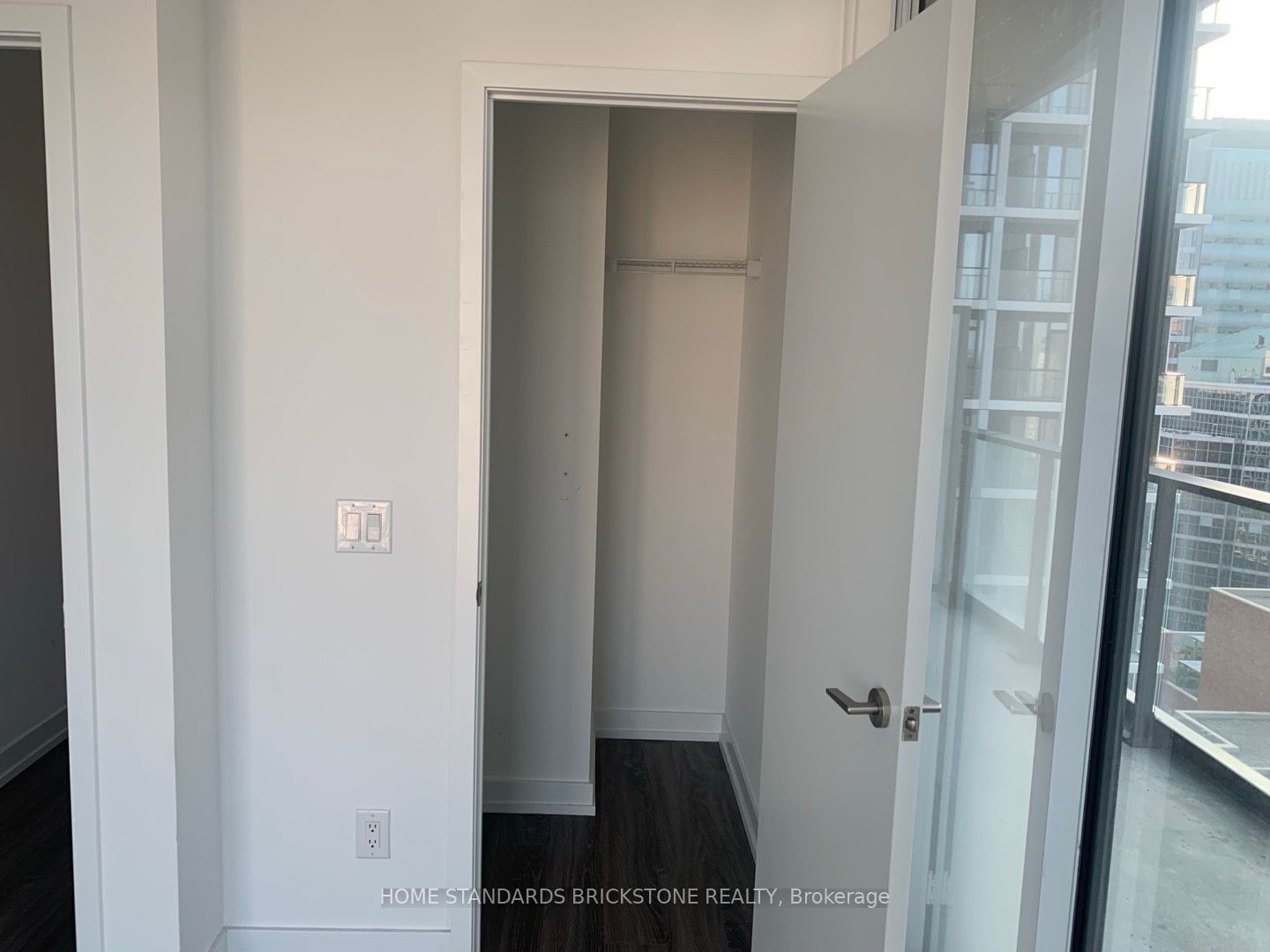 20 Edward St, unit 2102 for rent