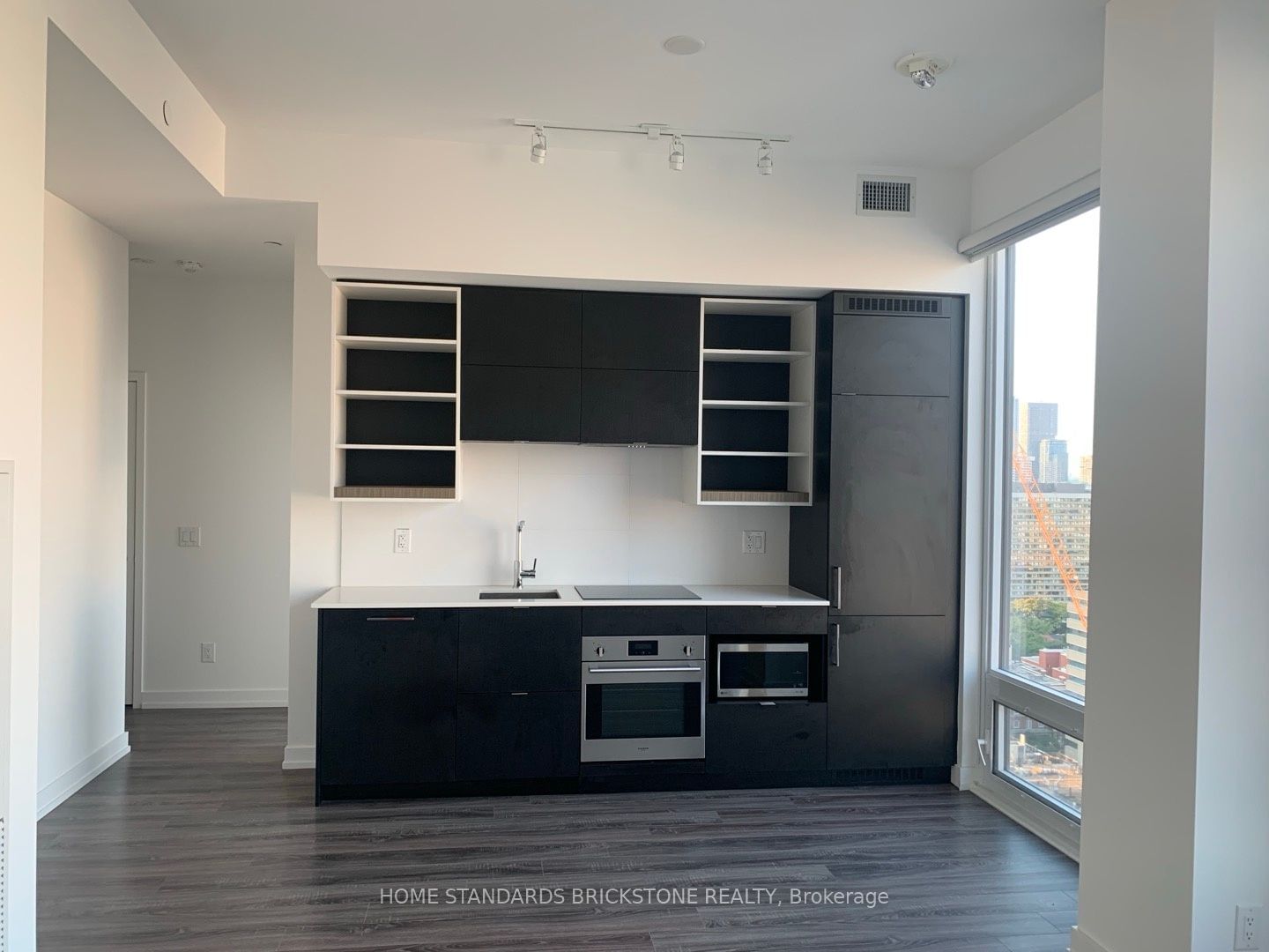 20 Edward St, unit 2102 for rent