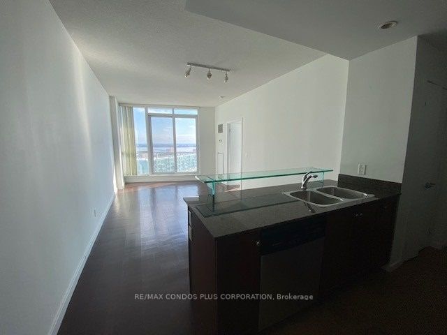 218 Queens Quay W, unit 1906 for rent - image #3